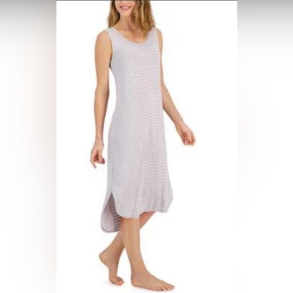 NWT ALFANI
Side-Slit Sleeveless Chemise Nightgown - Picture 1 of 3